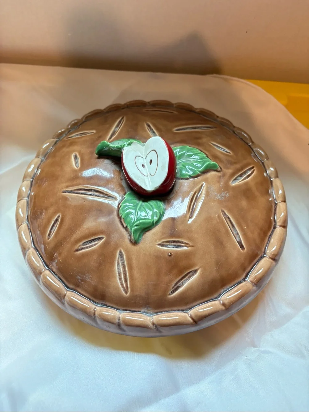 Vintage Apple Pie Ceramic Pie Keeper